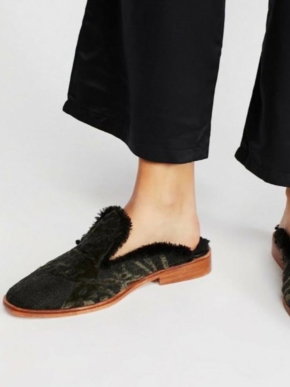 FREE PEOPLE Faux Shoes VELVET BLACK SIZE 7 - Picture 2 of 10